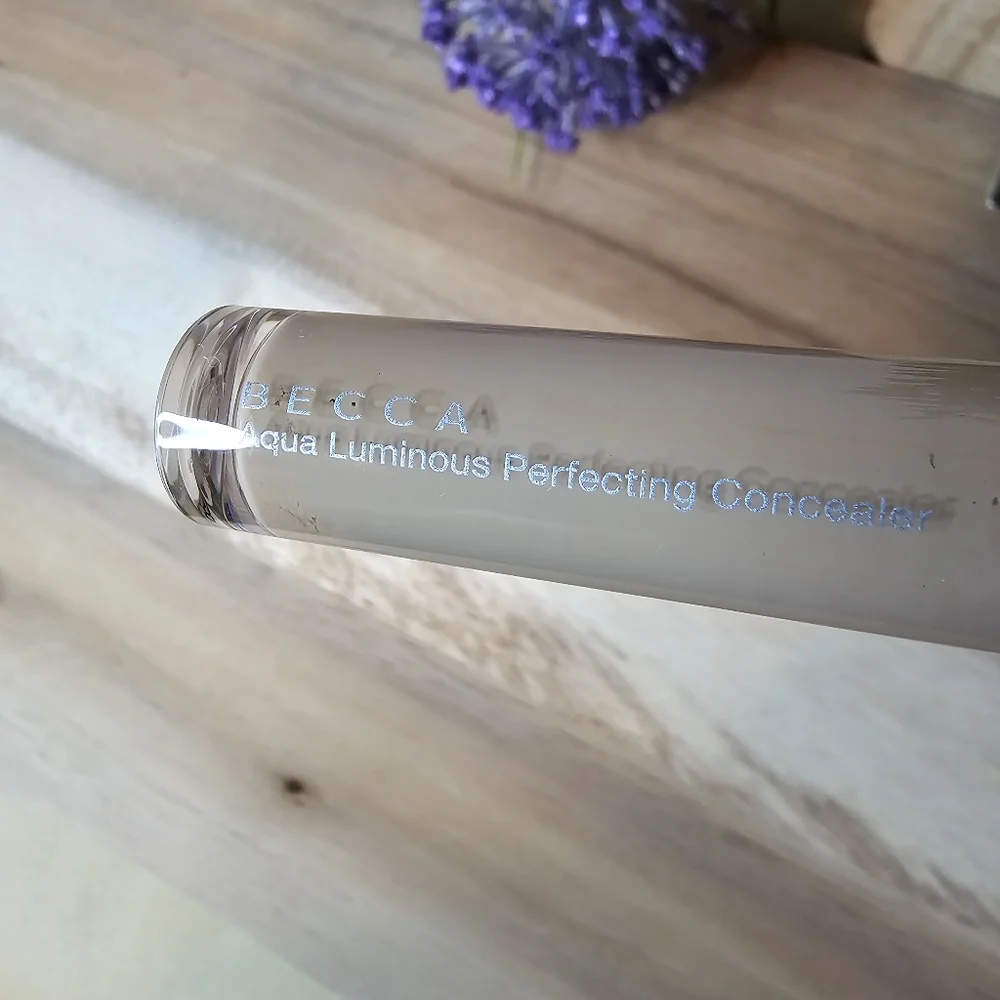 Becca Aqua Luminous Perfecting Full Coverage Concealer Shade Medium New